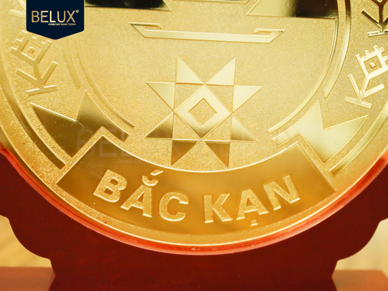 Lô 100 Biểu trưng Bắc Kạn cao 25cm bằng đồng mạ vàng 24k thiết kế theo yêu cầu